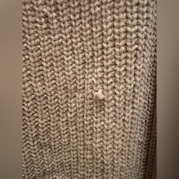 Urban Outfitters Tan V-Neck Sweater - Picture 3 of 4